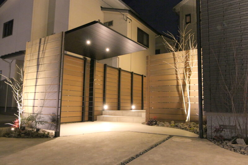 SCミニで駐輪場をお洒落にデザイン。愛媛県 西条市 外構・エクステリア工事